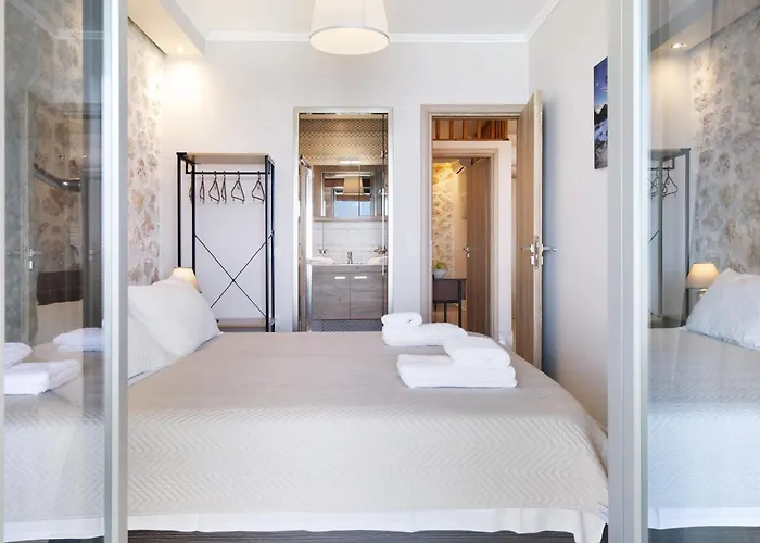 Goudis Iro Lefkada City